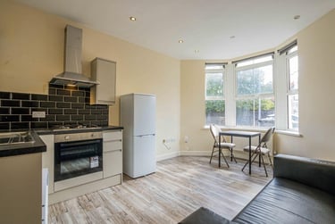 1 bed house, Colum Road, Maindy, Cardiff, CF103EL - Image 1